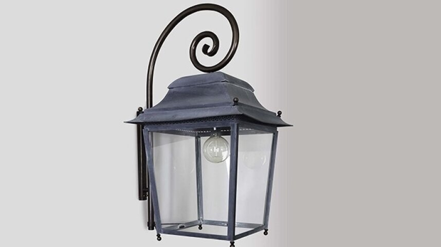 Chantilly Nr. 1018 | historische Außenlampe Größe Géante von LumArt.